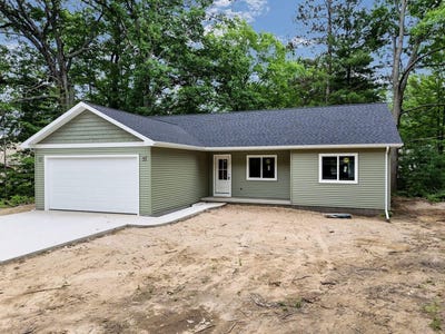 /international/us/113-mckee-street-houghton-lake-mi-110109186300/