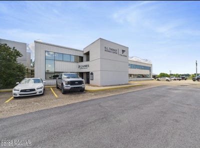 /international/us/108-kol-drive-broussard-la-110106847988/