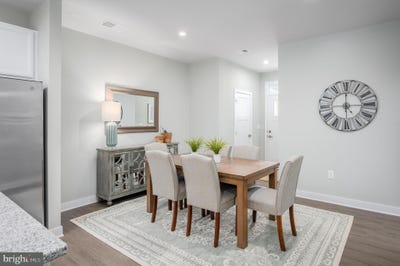 /international/us/5262-helton-drive-sykesville-md-110101429273/