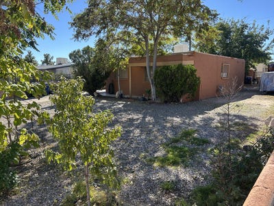 /international/us/429-merlida-street-sw-albuquerque-nm-110120634329/