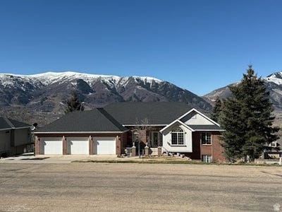 /international/us/4117-n-wolf-ridge-cir-e-eden-ut-110105337432/