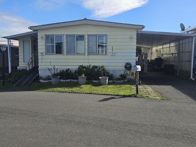 /international/us/1586-queens-row-fortuna-ca-110106696754/