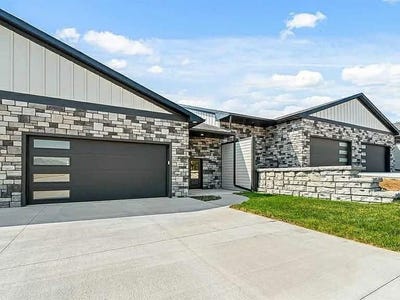/international/us/407-e-main-street-solon-ia-110105731977/