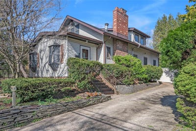 /international/us/40-19-218th-street-bayside-ny-110107255454/