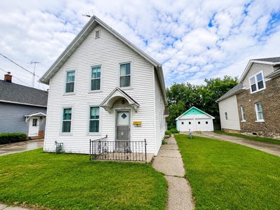 /international/us/927-s-23rd-street-manitowoc-wi-110108887301/