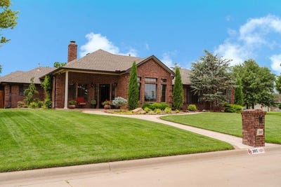/international/us/207-foxridge-road-elk-city-ok-110100565811/
