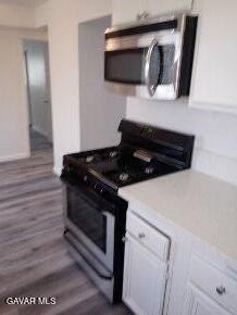 /international/us/3010-milton-drive-mojave-ca-110104418291/