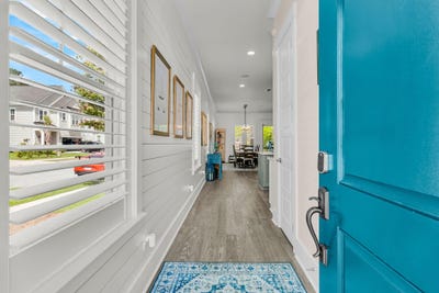 /international/us/2422-brackish-drive-mount-pleasant-sc-110107385725/