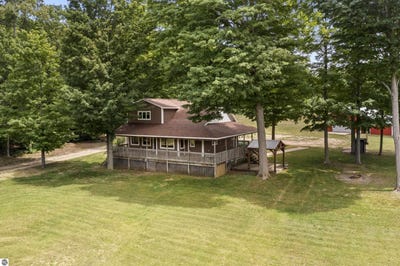 /international/us/3213-s-carmean-road-thompsonville-mi-110100893497/