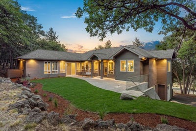 /international/us/6734-coopers-hawk-road-klamath-falls-or-110094601769/