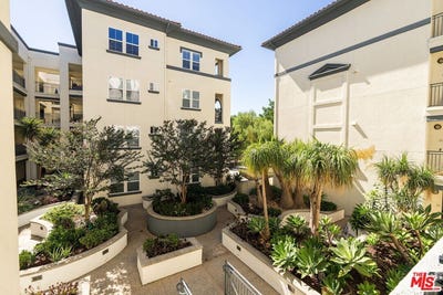 /international/us/12963-runway-rd-playa-vista-ca-110110144844/