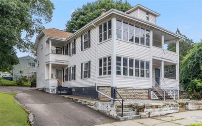 /international/us/628-cumberland-hill-road-woonsocket-ri-110120039459/