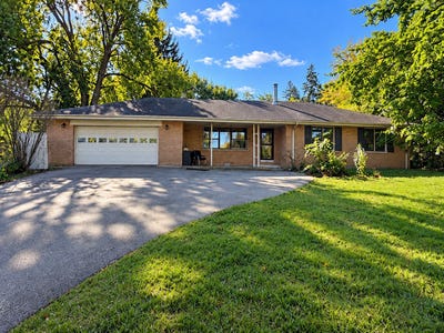/international/us/2215-palatine-road-inverness-il-110120772590/