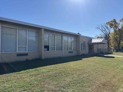 /international/us/670-main-avenue-de-pere-wi-110103047385/