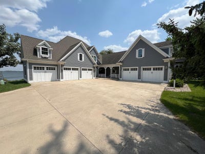 /international/us/13510-240th-avenue-spirit-lake-ia-110100093854/