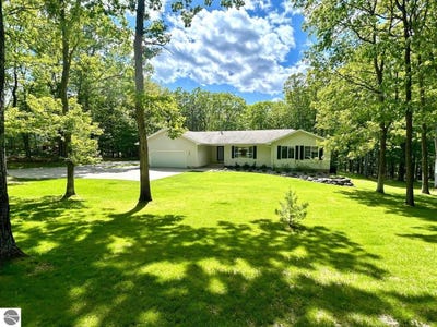/international/us/10603-tall-oaks-court-roscommon-mi-110108547326/