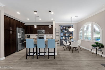 /international/us/2477-w-market-place-chandler-az-110107853203/