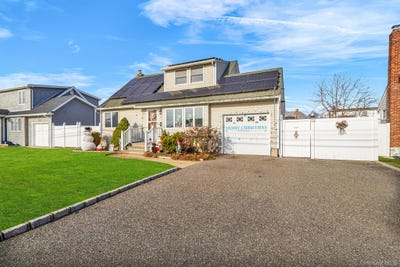 /international/us/386-33rd-street-lindenhurst-ny-110104141187/