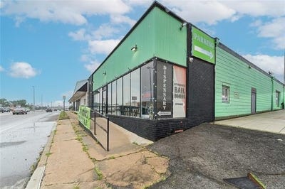 /international/us/321-s-lynn-riggs-boulevard-claremore-ok-110108544238/