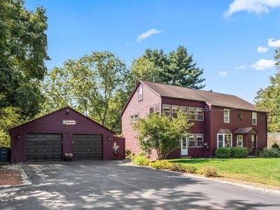 /international/us/89-elm-st-blackstone-ma-110108984908/