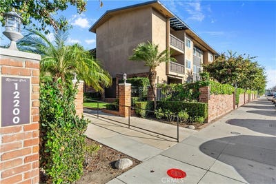 /international/us/12200-montecito-road-seal-beach-ca-110120510822/
