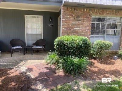 /international/us/207-s-mobile-street-fairhope-al-110109469392/