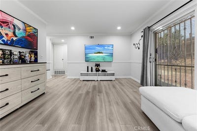 /international/us/21127-e-cypress-street-covina-ca-110120146300/