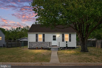 /international/us/305-locust-avenue-colonial-beach-va-110108962025/