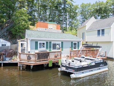 /international/us/49-boat-house-rd-groton-ma-110109137811/