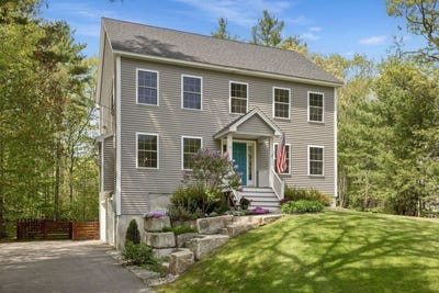 /international/us/16-bayview-drive-eliot-me-110108502452/
