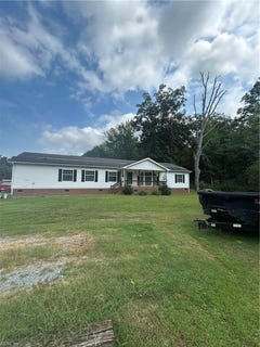 /international/us/1422-wilroy-road-suffolk-va-110110333057/