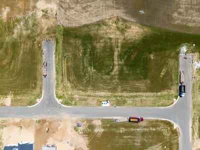 /international/us/1832-kingsland-drive-sw-byron-center-mi-110098560589/