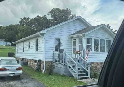 /international/us/322-combs-st-crab-orchard-wv-110103316858/
