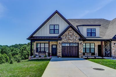 /international/us/1659-helmsdale-drive-forest-va-110100983073/
