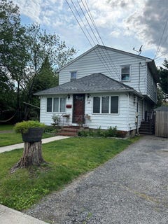 /international/us/14-walnut-avenue-e-farmingdale-ny-110108685461/