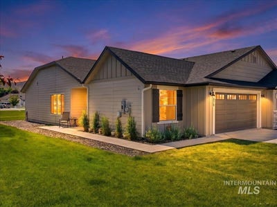 /international/us/878-s-beaver-creek-way-emmett-id-110108353271/