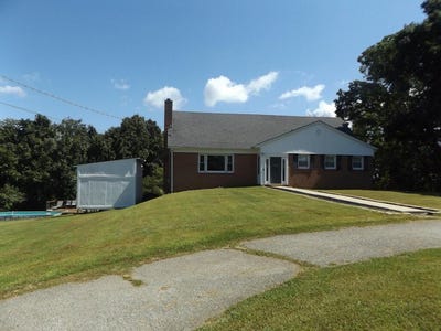 /international/us/158-old-coon-ridge-parkway-hillsville-va-110110219448/