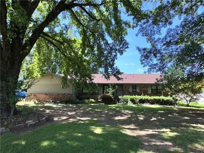 /international/us/2605-w-commercial-street-ozark-ar-110107720394/