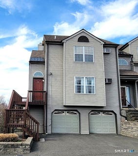 /international/us/10-taft-pointe-waterbury-ct-110107279673/