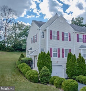 /international/us/239-spring-valley-way-aston-pa-110107390254/