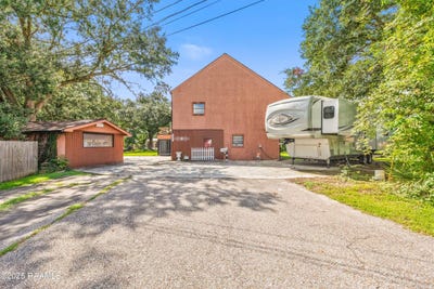 /international/us/237-aline-drive-breaux-bridge-la-110101111472/