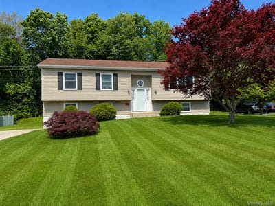 /international/us/24-vermont-drive-newburgh-ny-110108228992/