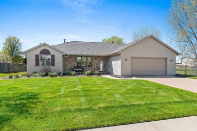 /international/us/674-swan-road-de-pere-wi-110108128345/