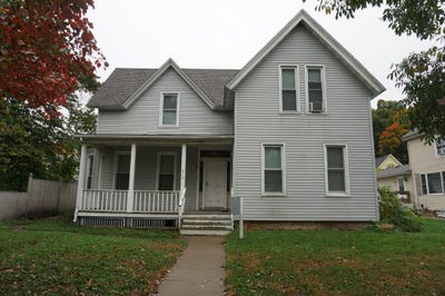 /international/us/815-w-4th-street-red-wing-mn-110108352180/