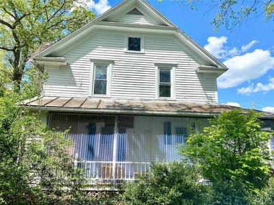 /international/us/4-south-street-belfast-ny-110106058589/