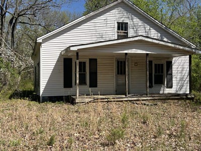 /international/us/1138-walkers-chapel-road-adolphus-ky-110098823974/