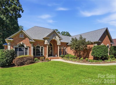 /international/us/2469-stoneview-court-denver-nc-110120486032/