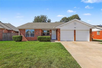 /international/us/705-arnold-avenue-moore-ok-110120585284/