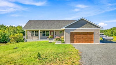 /international/us/821-223rd-street-osceola-wi-110110102049/