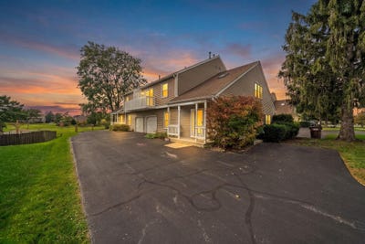 /international/us/11411-douglas-avenue-huntley-il-110120466000/